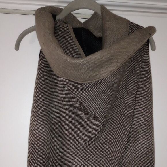 🆕🥼Cowlneck Reversible Multicolored Buttoned Shawl Wrap - Picture 7 of 9